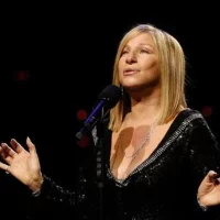 La popular cantant nord-americana va donar nom a l’efecte Streisand